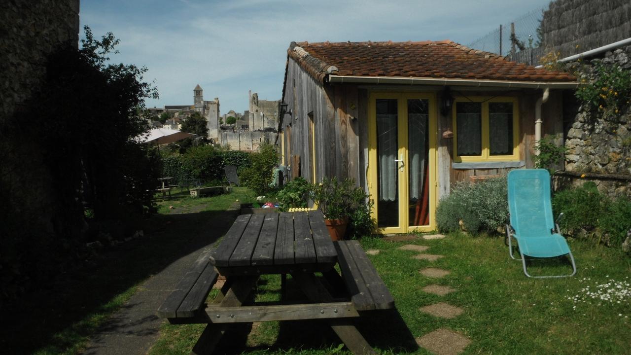 La Maison Rouge Chauvigny Exterior photo
